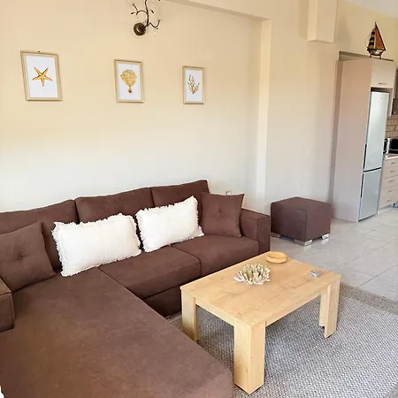 Apartment Solomos *