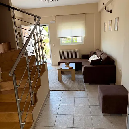 Apartment Solomos *